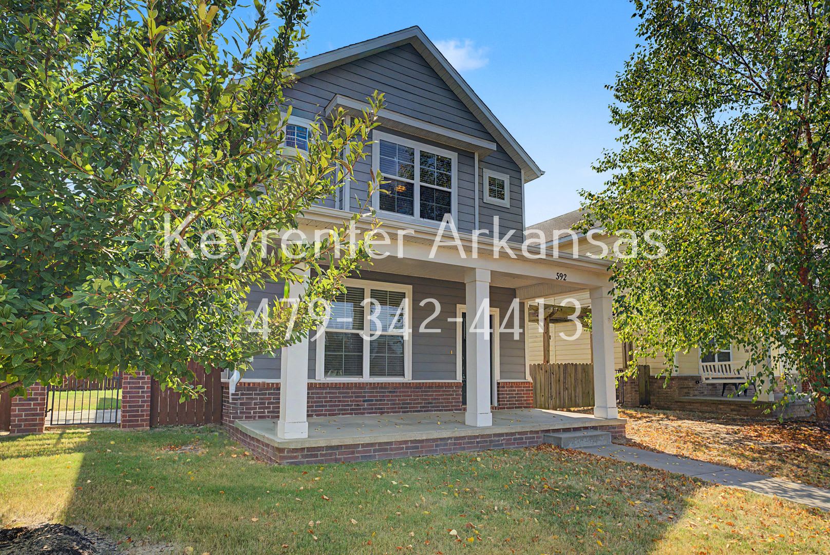 Stunning 3 Bed / 3 Bath Home – Move‑In Ready Now – photo 2