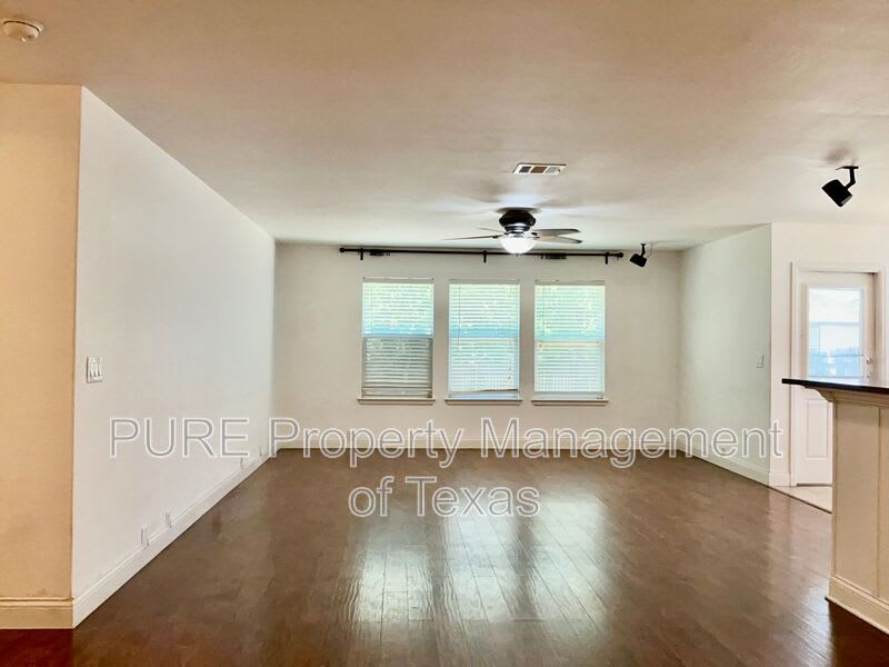 789 Kingfisher Ln – photo 3