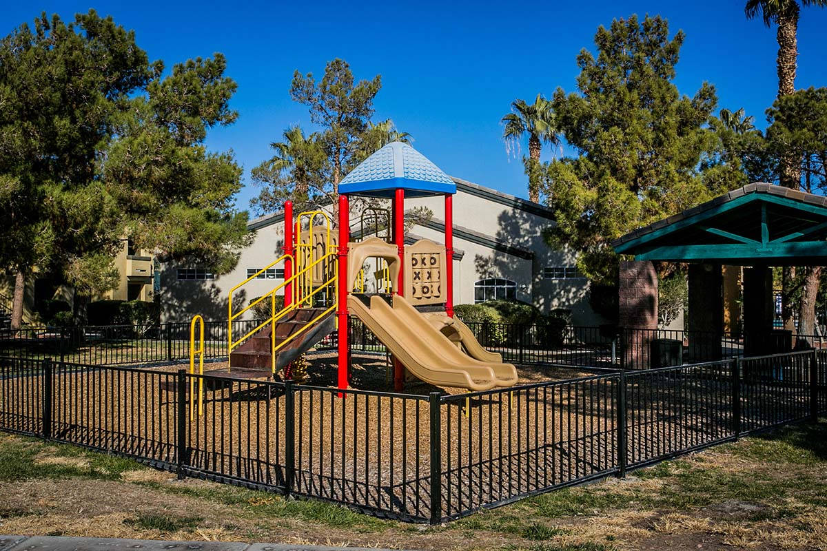 Newport Village Apartments – photo 4