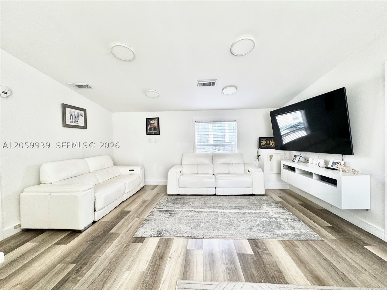 10692 N Branch Rd – photo 3