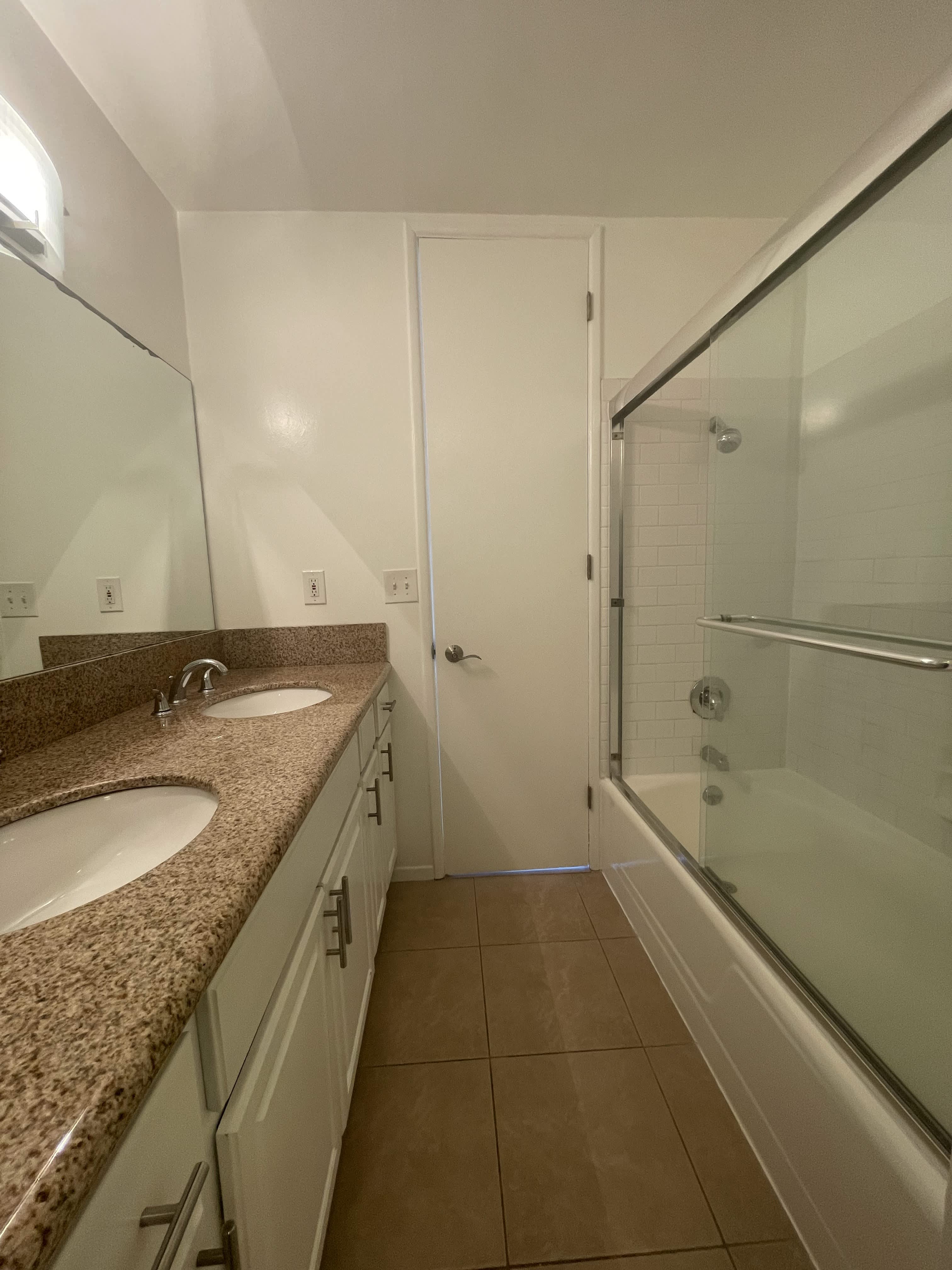 125 North Barrington Avenue – photo 4