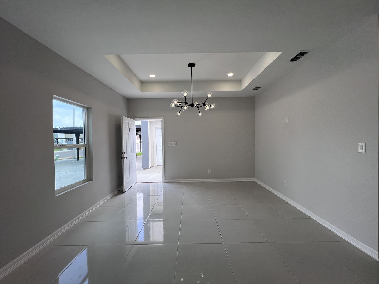 Brand New! Don't Miss Out Call today! – photo 5