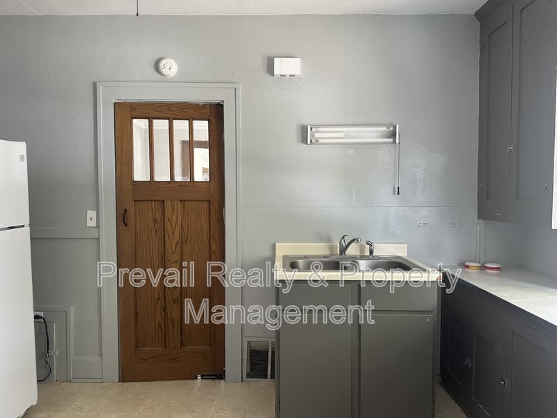 127 Regan Street – photo 5