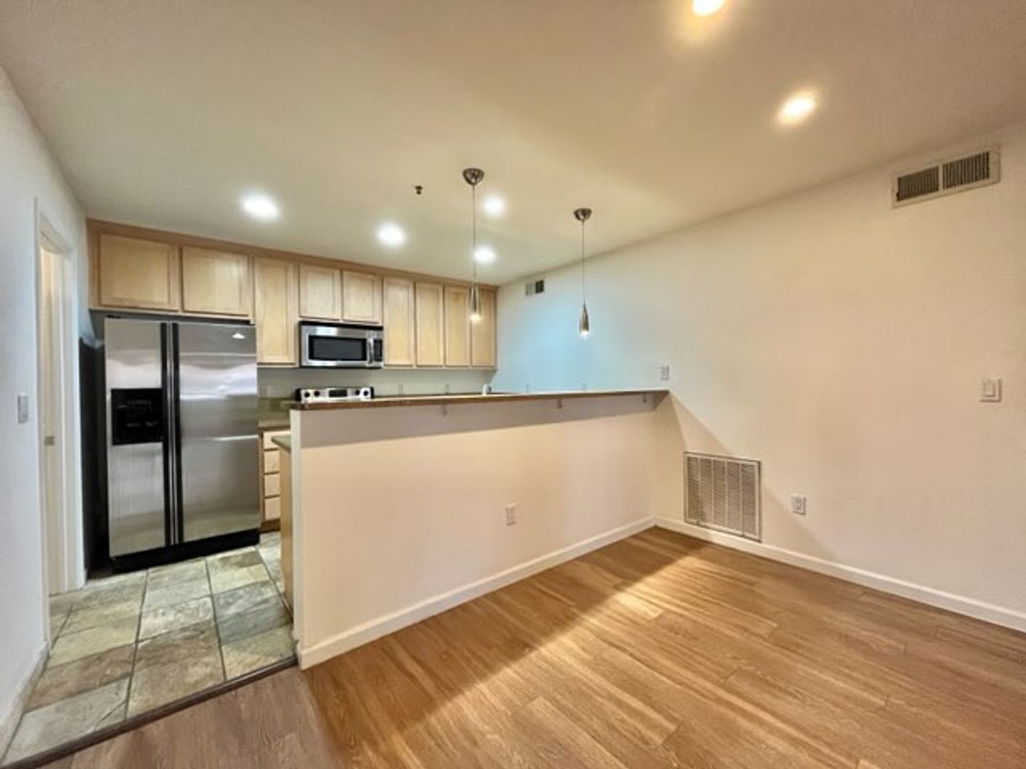 Ground Floor 2 Bed 2 Ba Condo in Northern Phoenix – photo 2