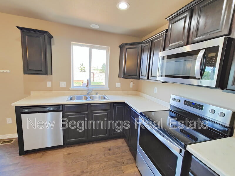 6134 Meadowbank Ln – photo 5