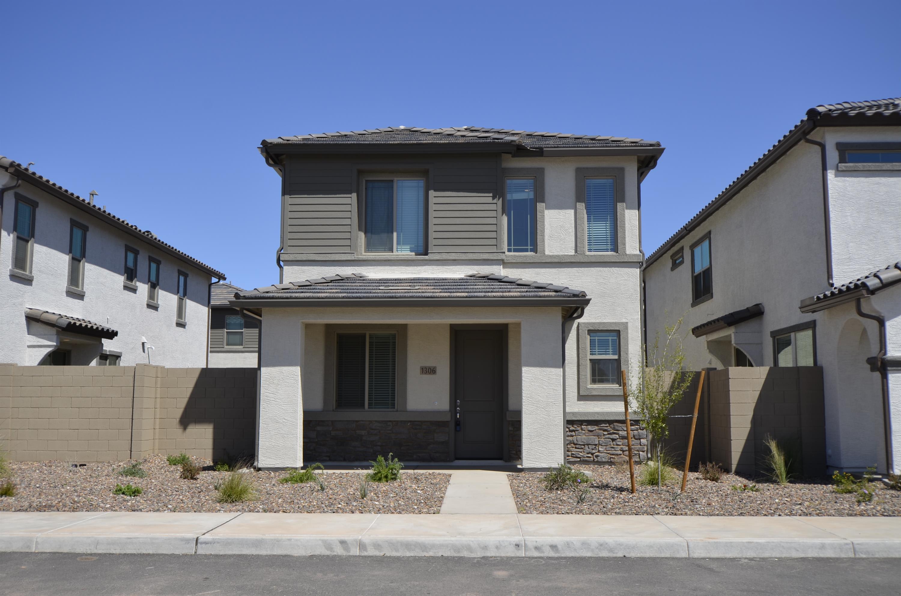 1306 W Sparrow Drive – photo 1