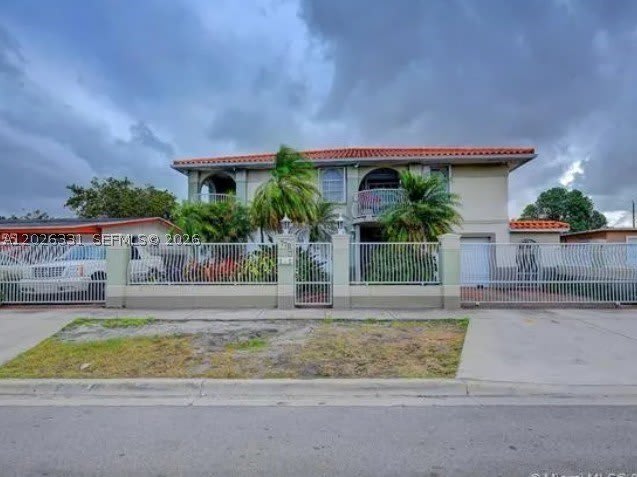 770 E 19th St – photo 1