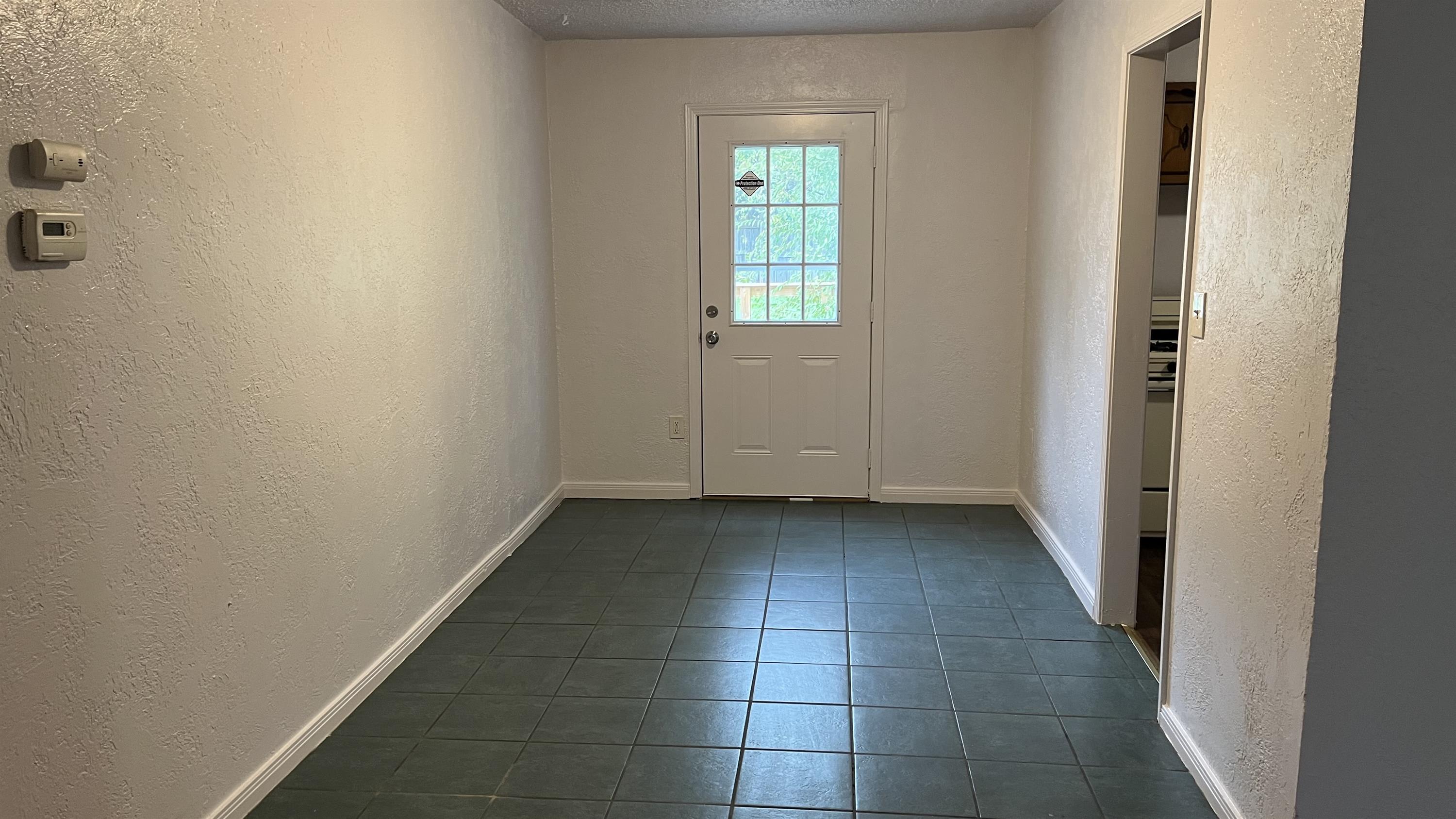 2325 McCracken Dr – photo 3