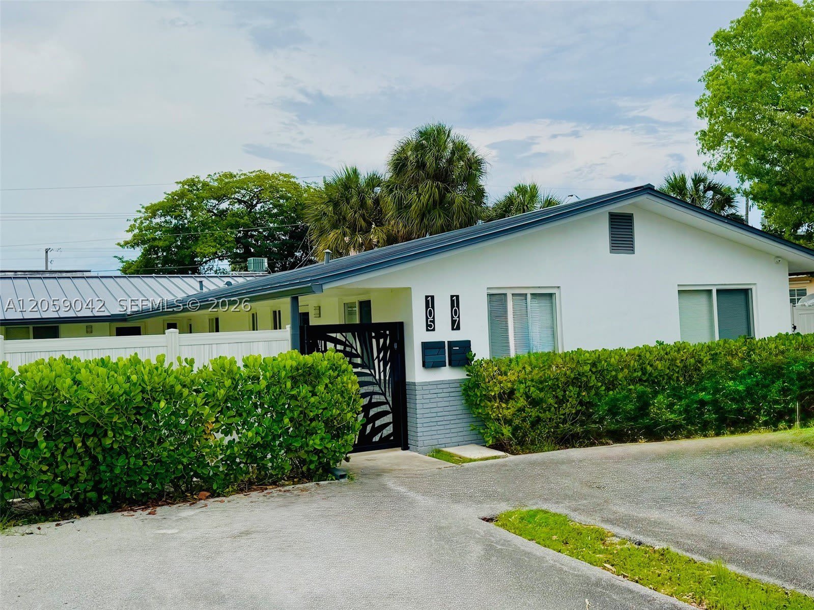 105-107 NE 30th Ct – photo 1