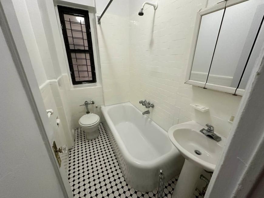 128 Sherman Avenue – photo 3