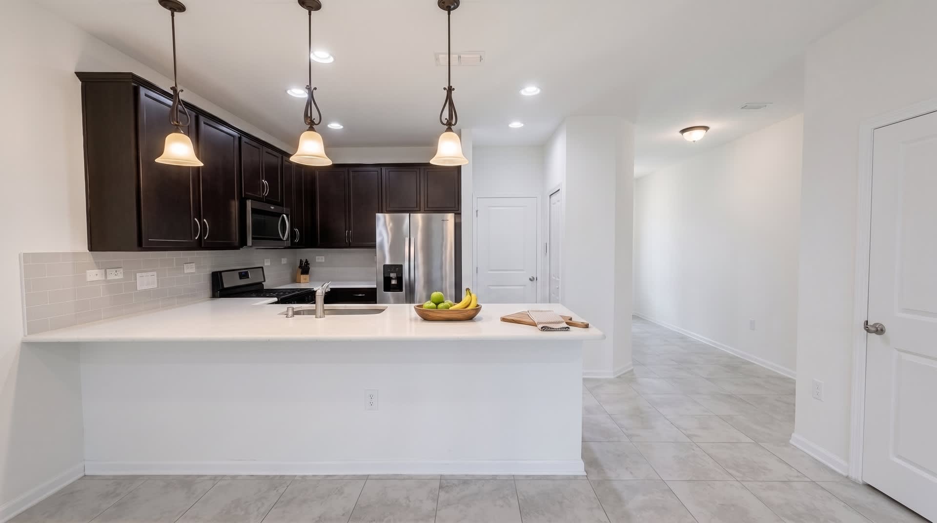 Luxury Townhome with Garage & Resort-Style Amenities in 32092 – photo 4