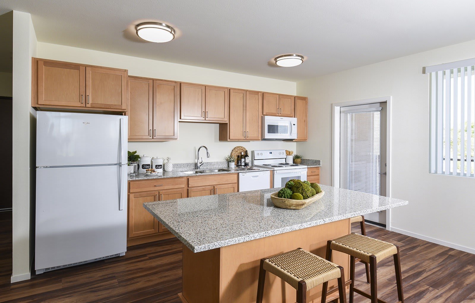 Suncrest Vista at Canyon Trails 55+ Apartments – photo 2