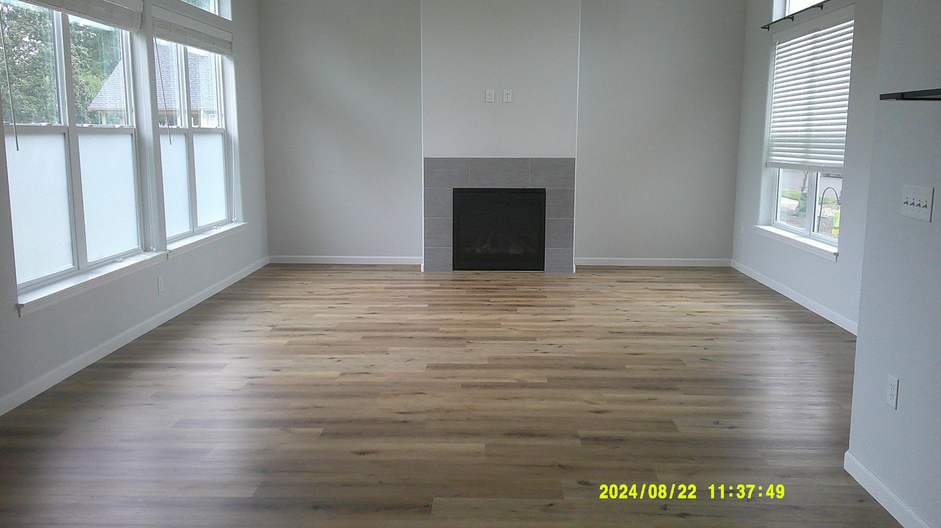 972 Front St NE – photo 3