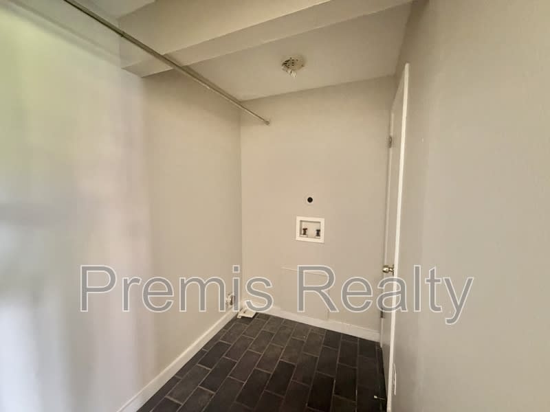 200 Country Club Drive 104 1 – photo 5