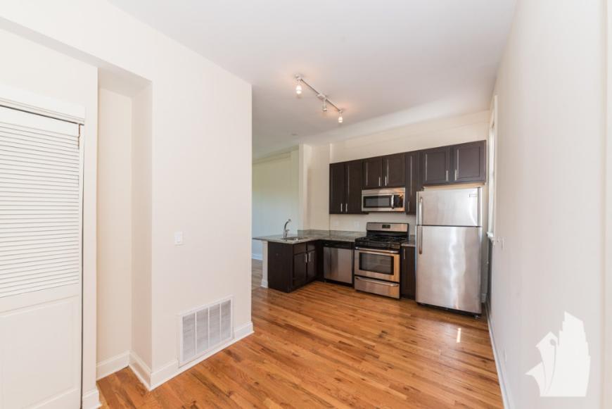 2956 N Racine – photo 1