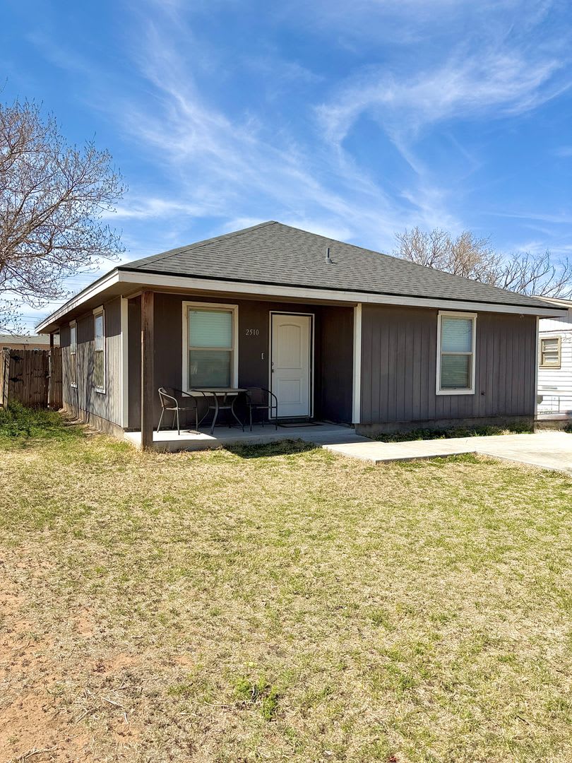 Fully updated 3 bedroom 2 bath corner lot home! – photo 1