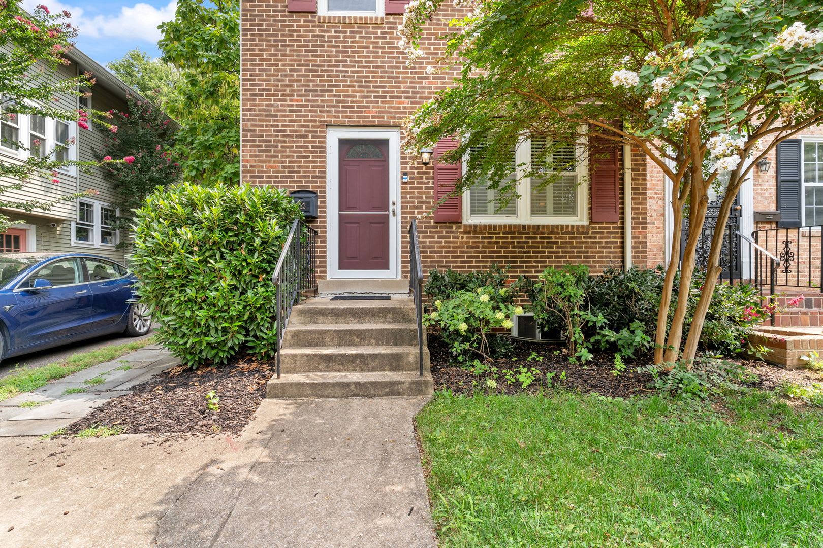Charming Alexandria Home in a Prime Location – photo 3