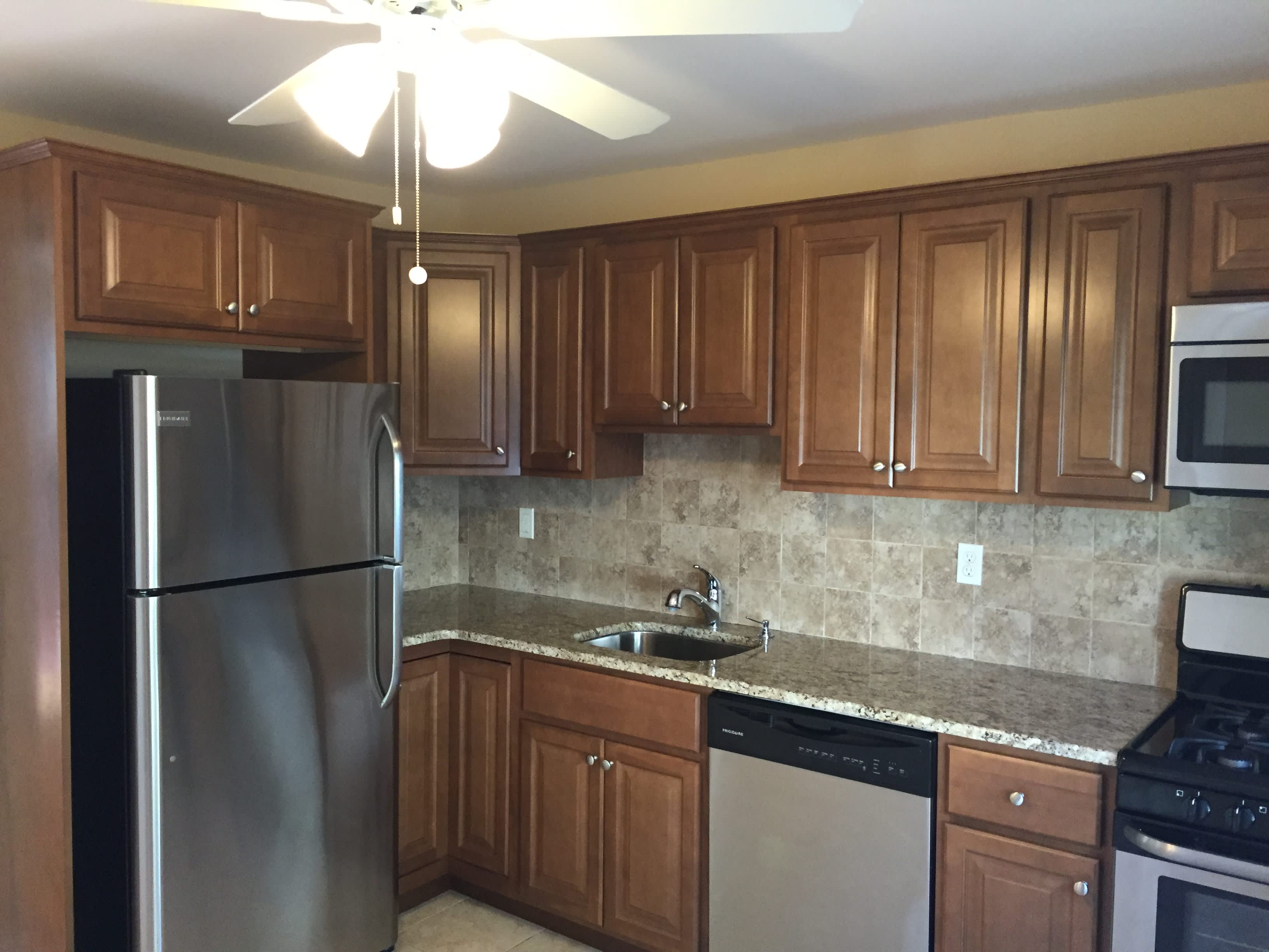35 Lathrop Ave – photo 5
