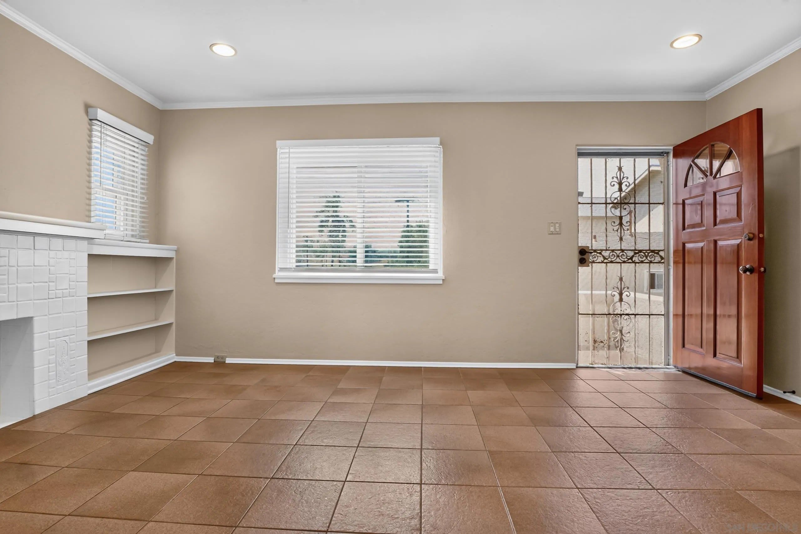2444 Curlew St – photo 4