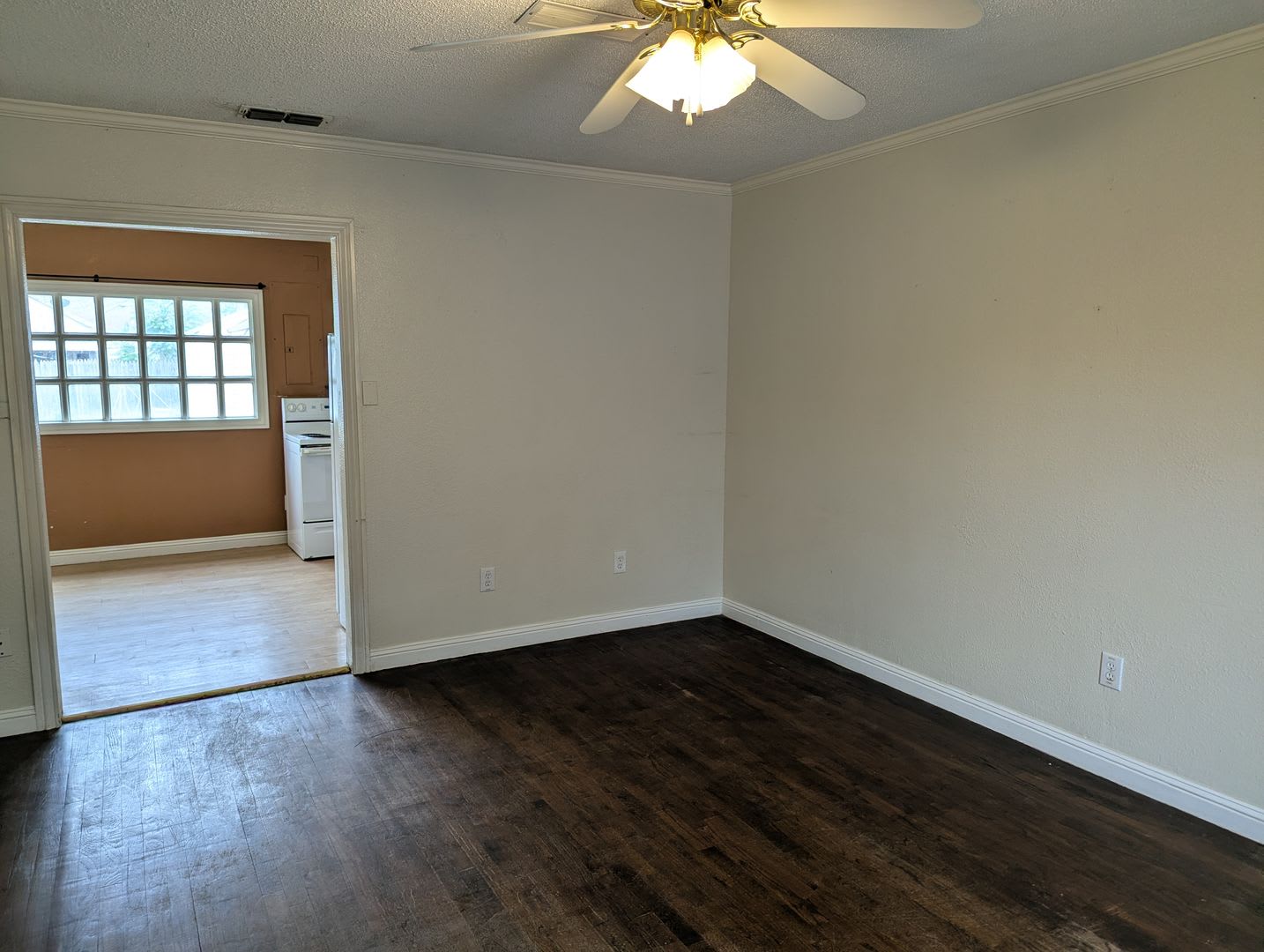 Charming Home in a Quiet Neighborhood – photo 3