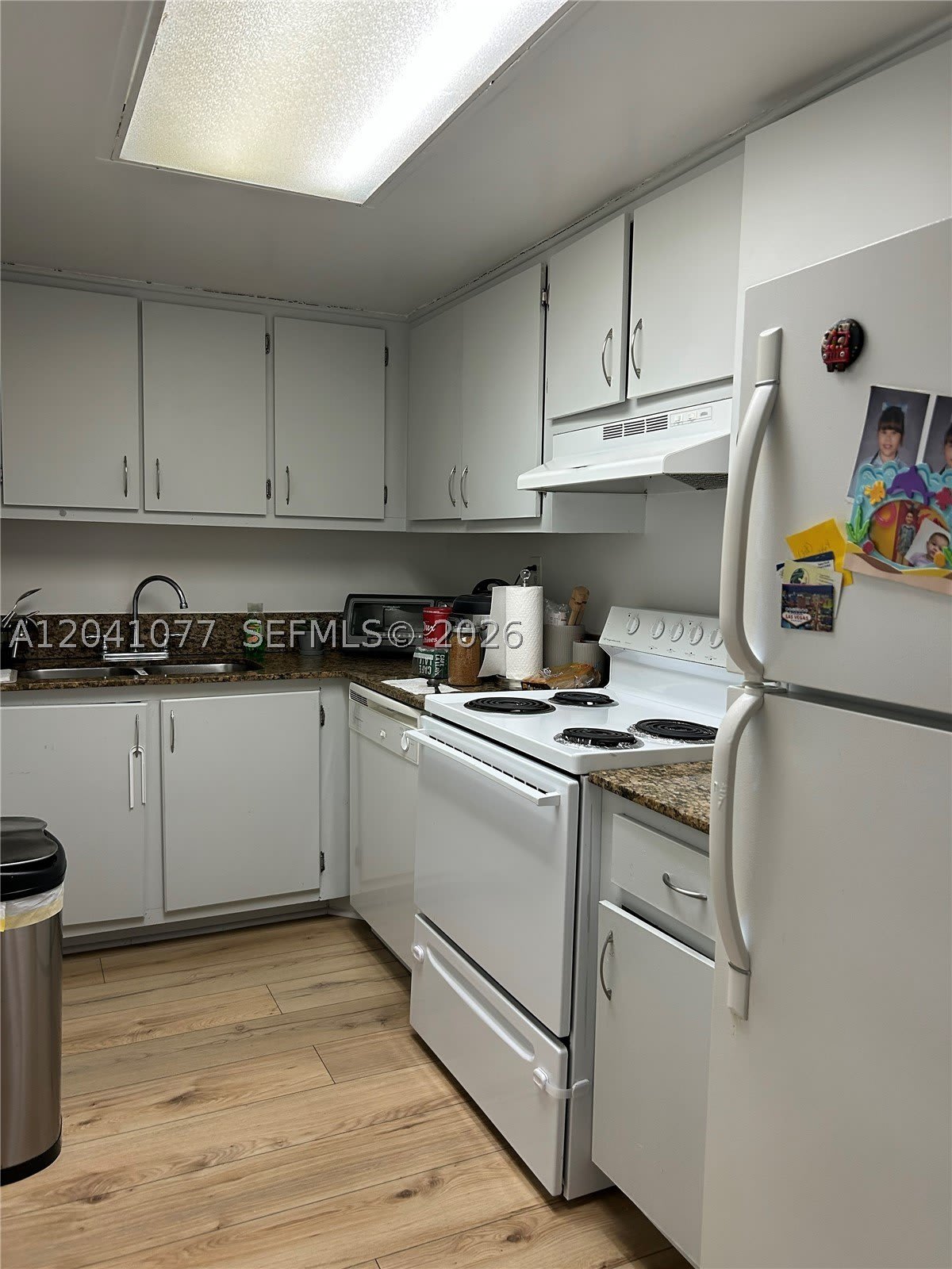 1975 Normandy Dr – photo 3