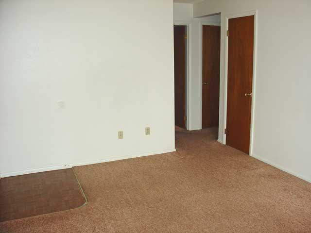 115 6Th Street West – photo 3