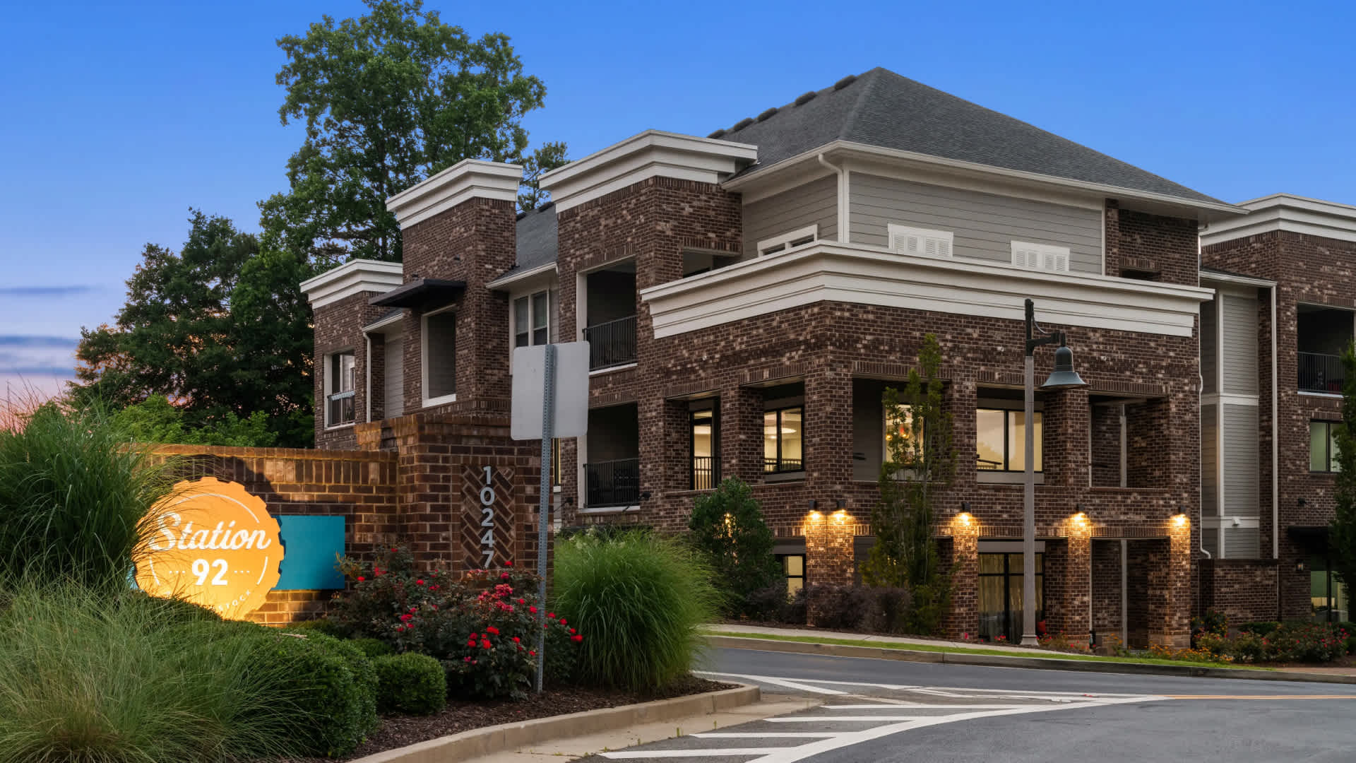 Station 92 at Woodstock Apartments – photo 4