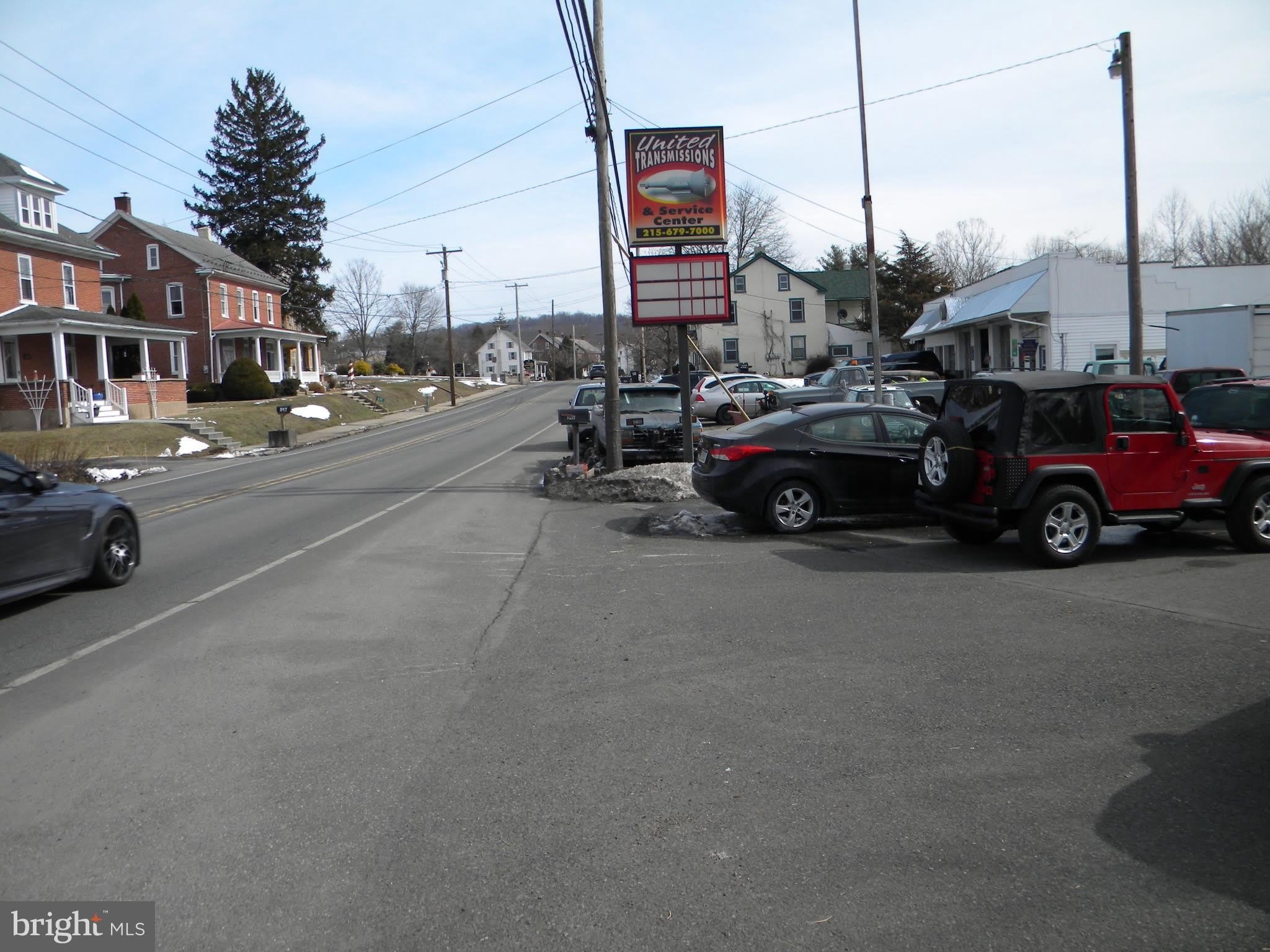 838 GRAVEL Pike – photo 2