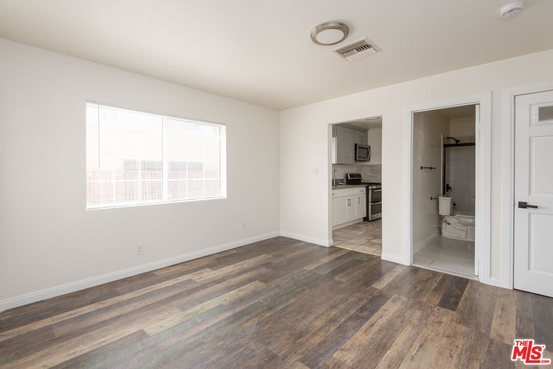 2134 S Cloverdale Ave – photo 4