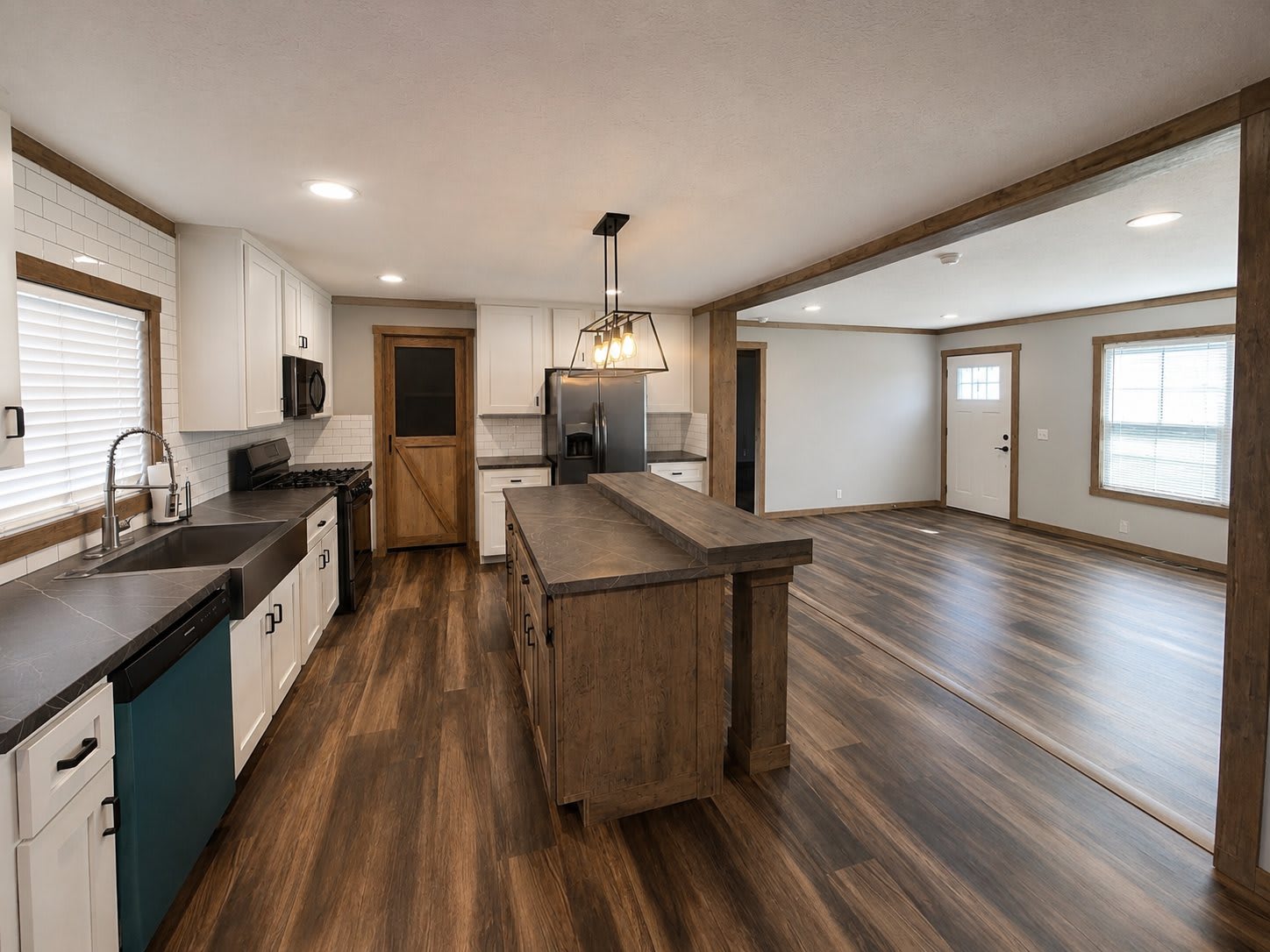 407 E Main Ave. – photo 3