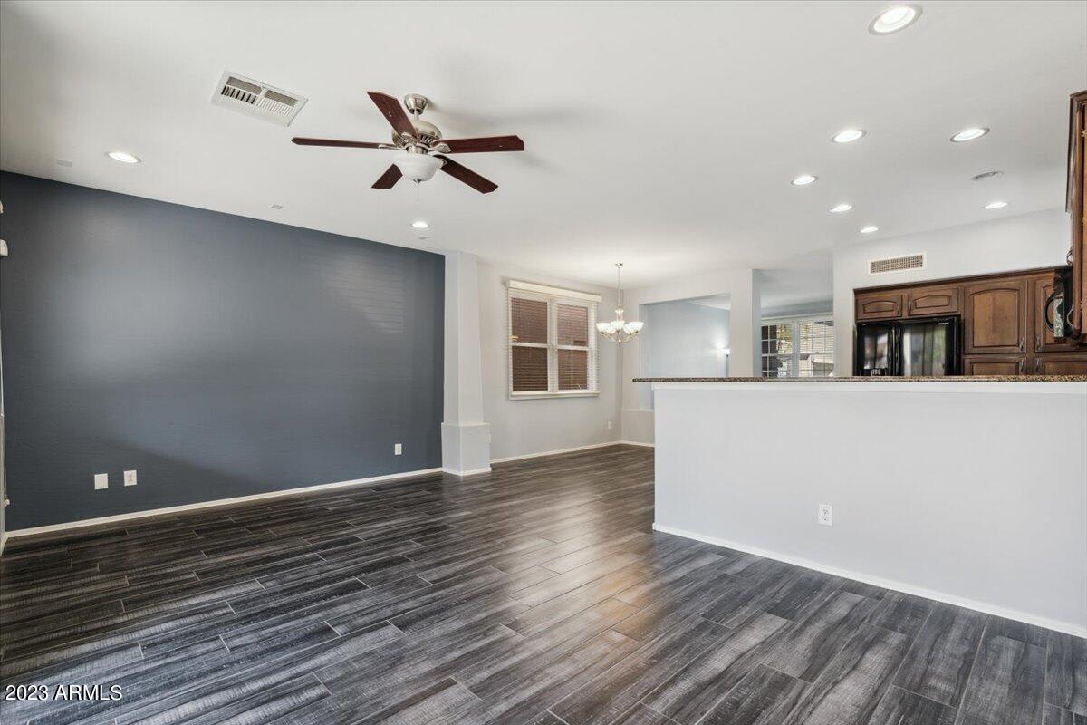 2233 E Pecan Rd – photo 2