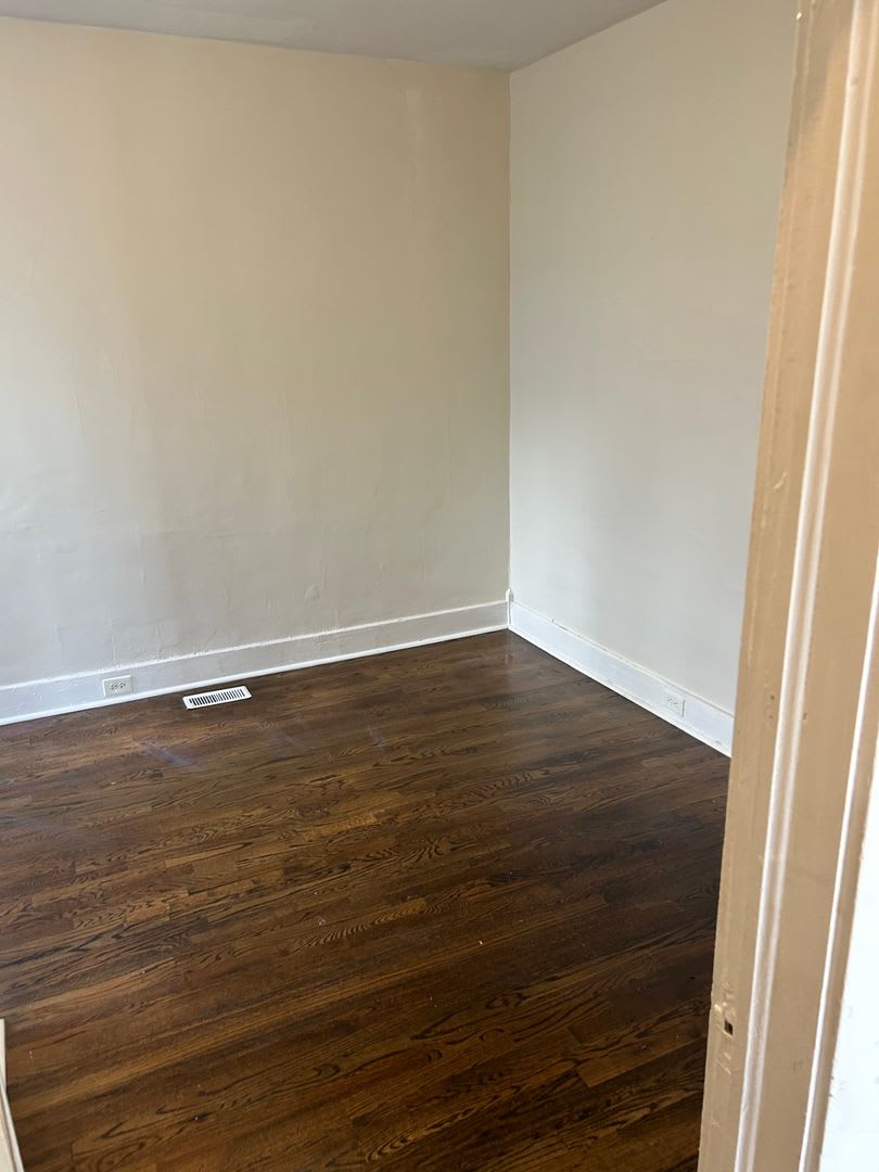 Newly Renovated 4 Bedroom Home College Hills Community – photo 5