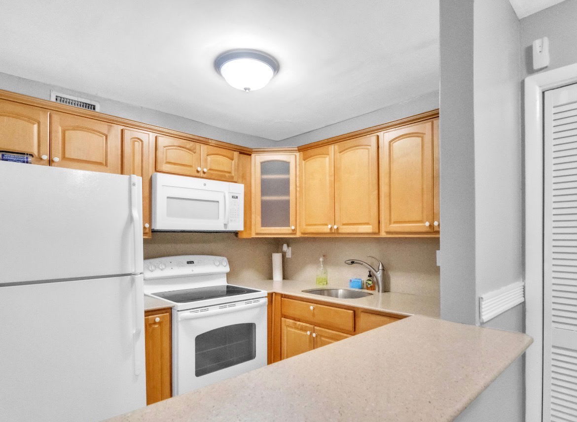 1100 Salzedo Street – photo 2