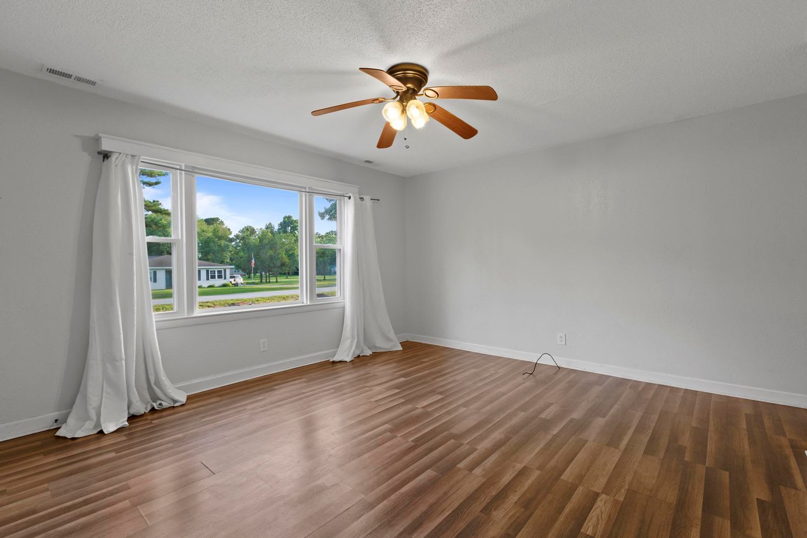 Great Price Apply Now – photo 3