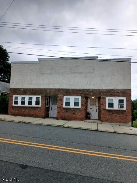 175 Main St – photo 1