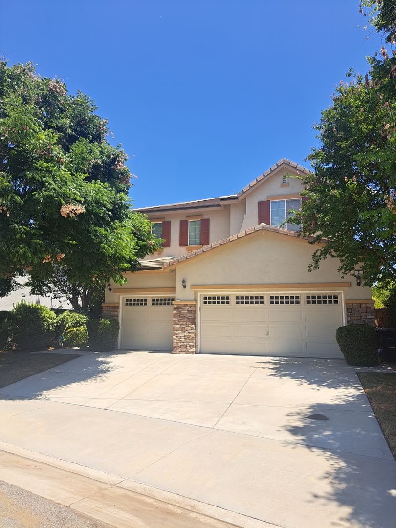 Beautiful 5 bedroom 3 bath home – photo 3