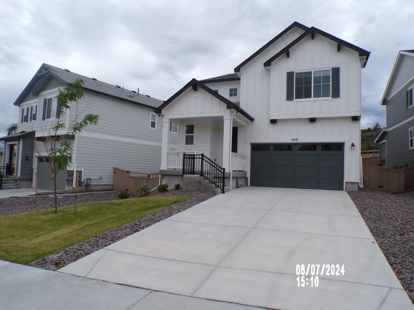 Stunning Home in Castle Rock 4Bedrooms 3.5 Bathrooms! – photo 2