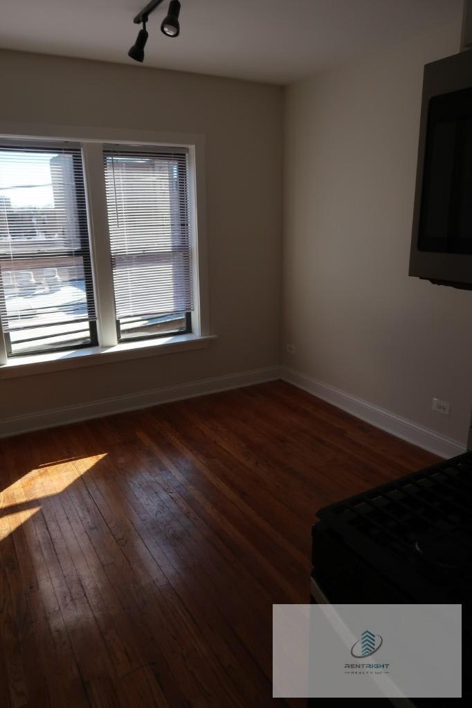 1700-1710 W Albion – photo 2