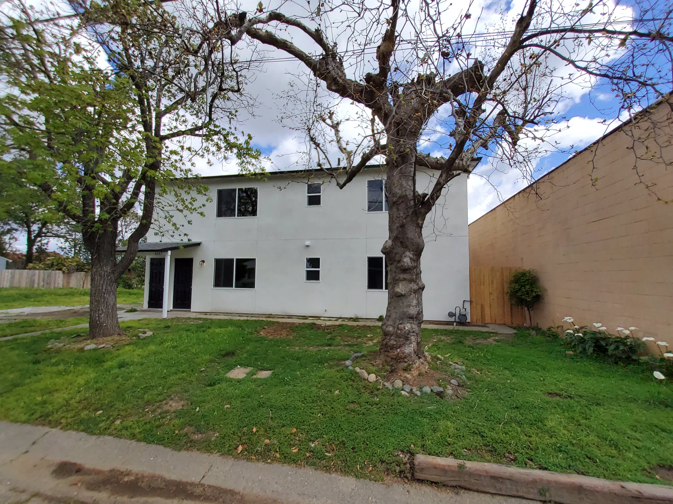 1617 Elm Street – photo 2