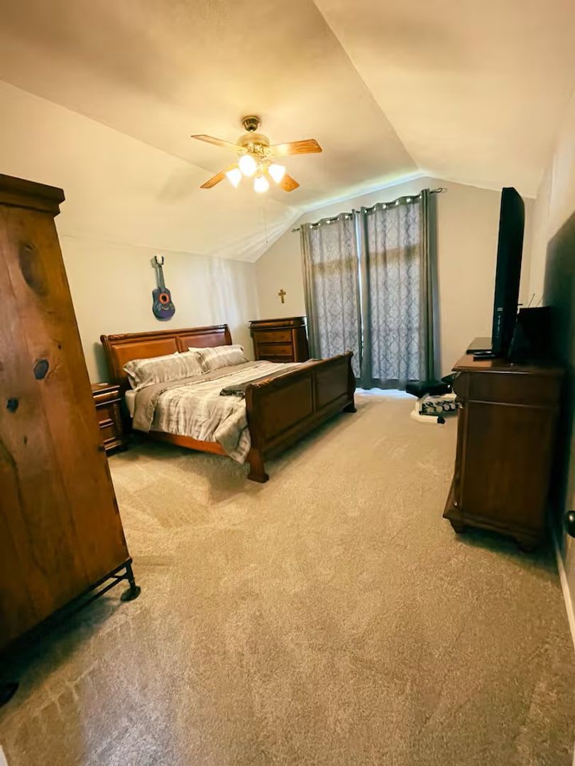 Beautifully Updated 3 2 Fully Furnished In North Austin – photo 5