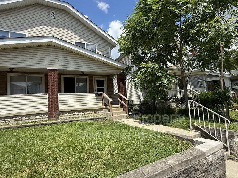 1044 E 16th Ave – photo 1