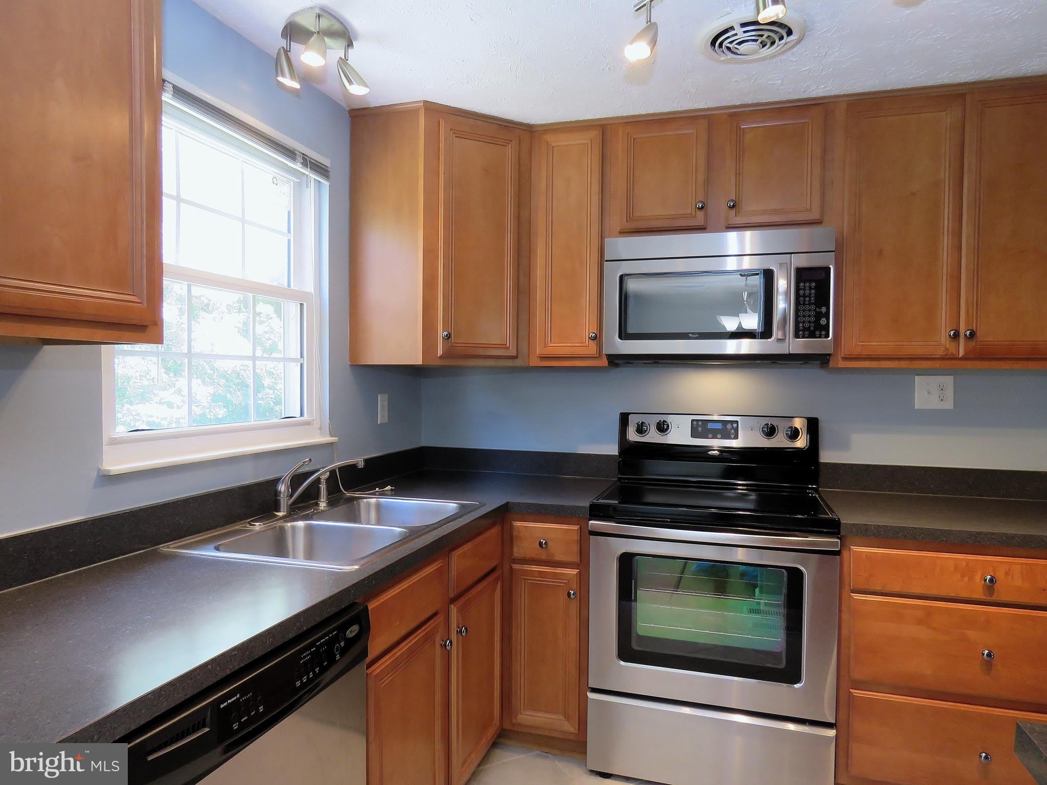 7125 VANTAGE Drive – photo 2