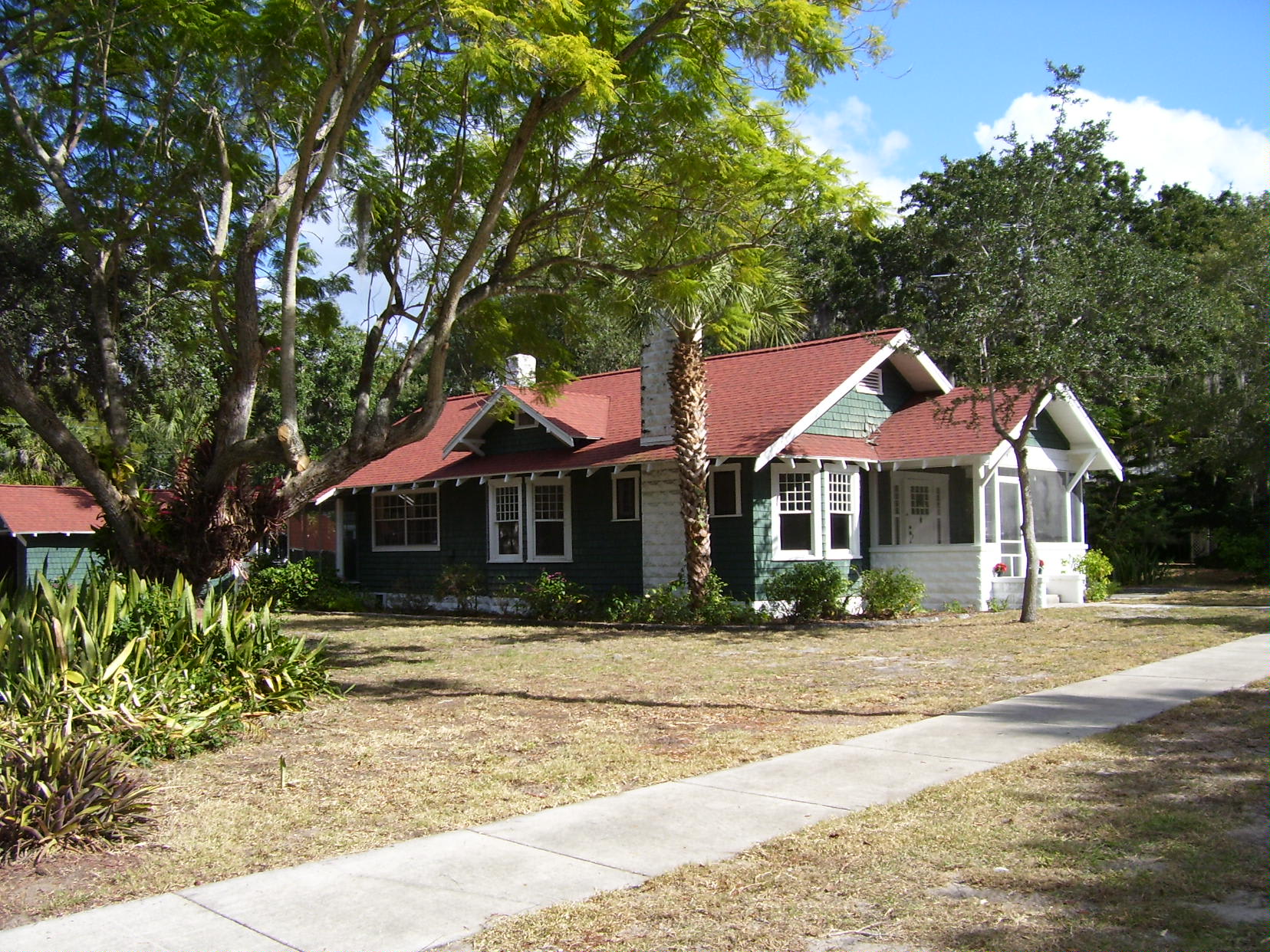 520 Avery Ave – photo 2