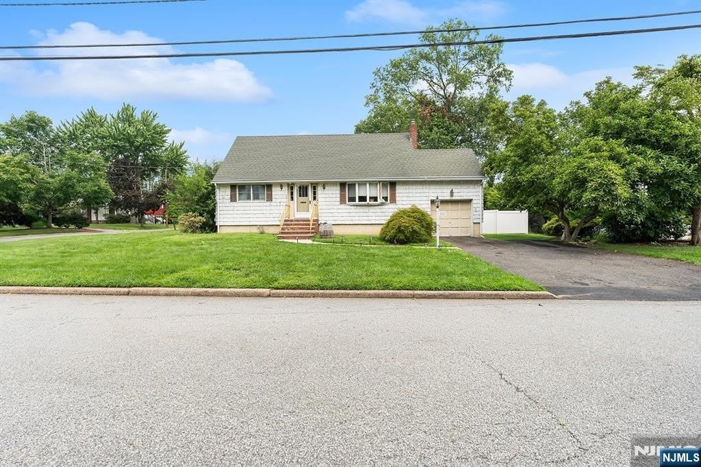 802 Martin Avenue – photo 2