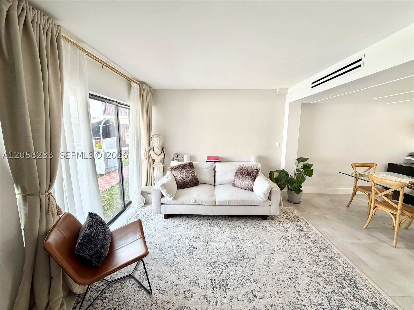 1990 Brickell Ave – photo 3