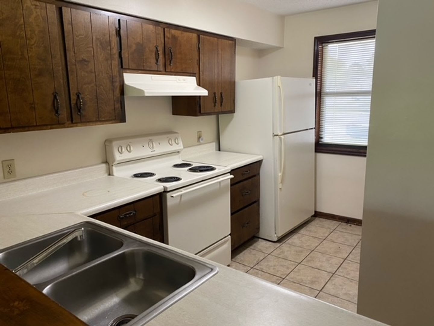 2BD/2B Towhouse – photo 3