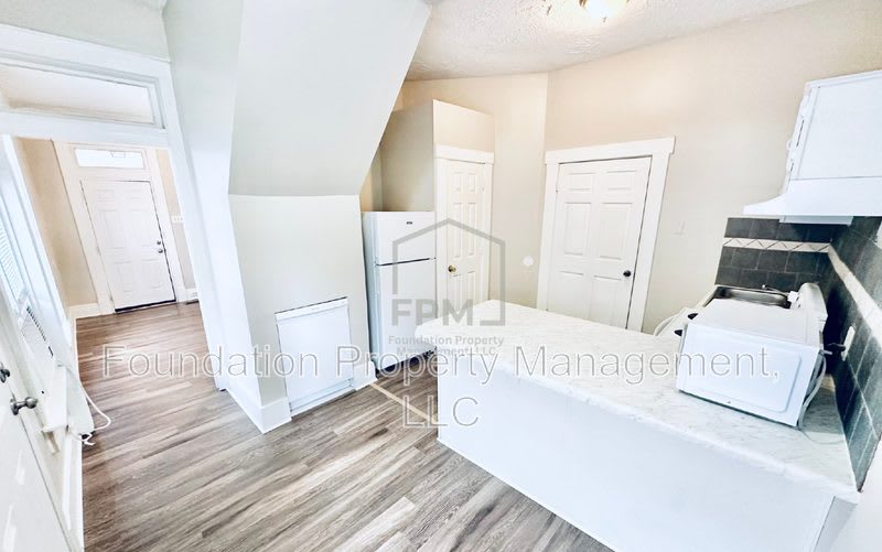 2106 Court Avenue – photo 5