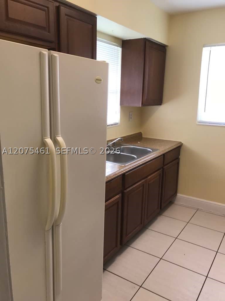 807 SW 5th Ct – photo 2