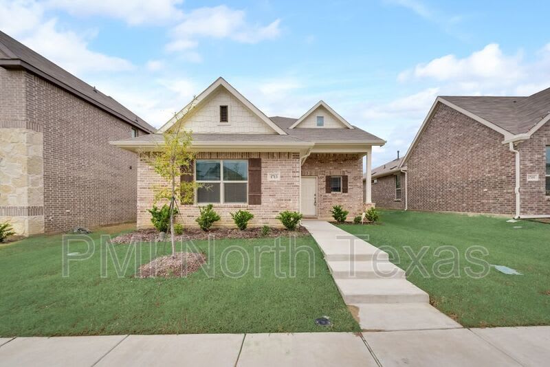 1713 Wayne Lane – photo 2