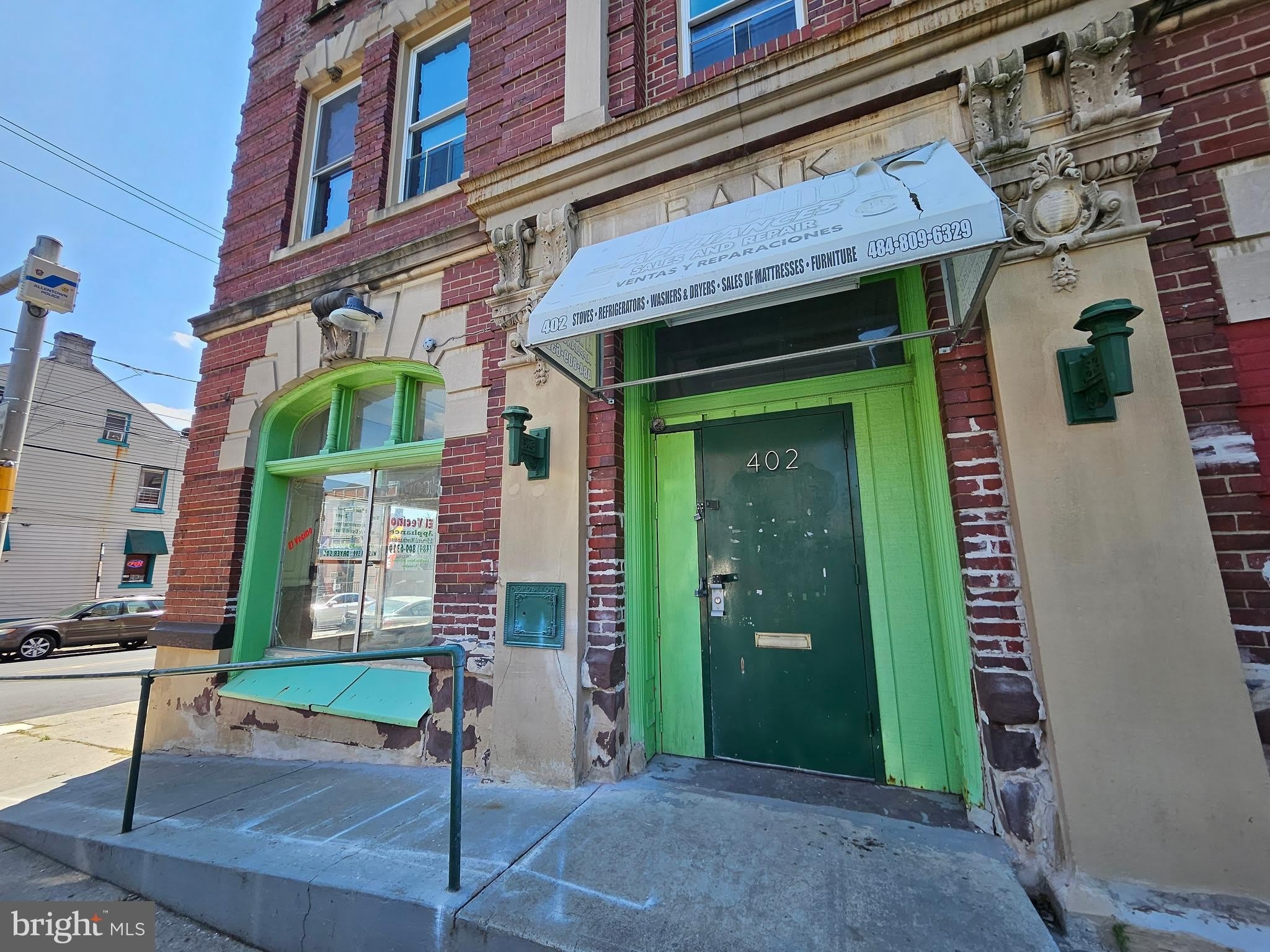 402 RIDGE Avenue – photo 2